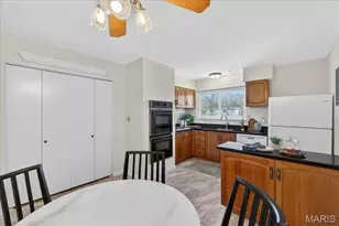 1011 Ferngate Ln, Creve Coeur, MO 63141 - Photo 7