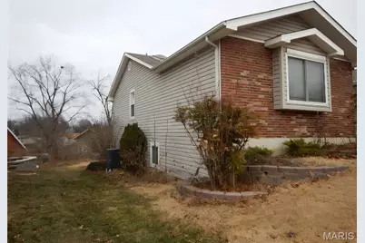 2 Charleroi Place, Lake Saint Louis, MO 63367 - Photo 3