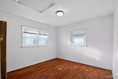 9739 Balboa Drive, Saint Louis, MO 63136 - Photo 9