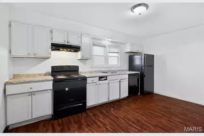 9739 Balboa Drive, Saint Louis, MO 63136 - Photo 13