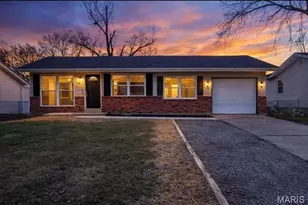 35 Jamestown Dr, Saint Peters, MO 63376 - Photo 1