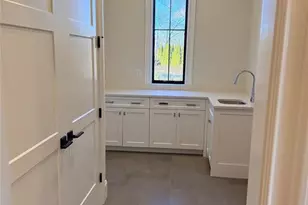 19 W Point Ln, Saint Louis, MO 63131 - Photo 23