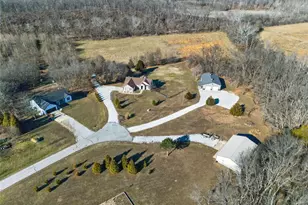 113 Bridlespur Ct, Hawk Point, MO 63349 - Photo 77