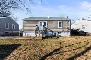 1914 Overland Dr, Saint Louis, MO 63114 - Photo 23