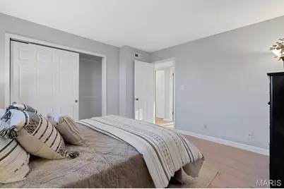 9043 W Swan Circle, Brentwood, MO 63144 - Photo 13