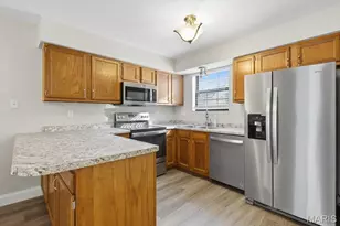 12966 Bryce Canyon Dr, Maryland Heights, MO 63043 - Photo 3