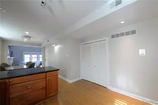 404 S Hanley Rd, Clayton, MO 63105 - Photo 17