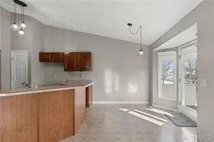 2136 Farnsworth Dr, O'Fallon, MO 63368 - Photo 9