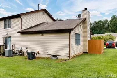 936 Amaral Circle, Saint Louis, MO 63137 - Photo 3