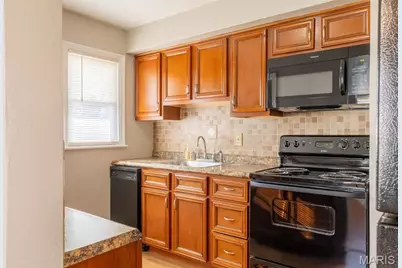 8570 North Avenue, Saint John, MO 63114 - Photo 9