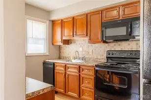 8570 North Ave, Saint John, MO 63114 - Photo 9