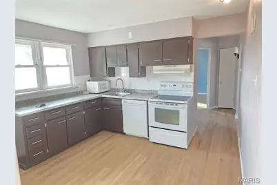 8600 Engler Avenue, Saint Louis, MO 63114 - Photo 11