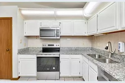 1960 Marine Terrace Drive #K, Maryland Heights, MO 63146 - Photo 9