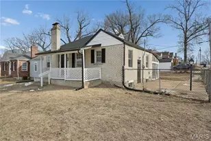 222 Henquin Dr, Saint Louis, MO 63135 - Photo 3