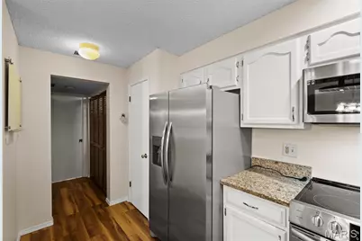 1940 Meadowtree Lane #1, Kirkwood, MO 63122 - Photo 9