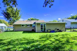 5519 Holborn Dr, Saint Louis, MO 63121 - Photo 11