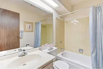 12123 Wesland Drive, Maryland Heights, MO 63043 - Photo 11