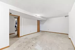 12123 Wesland Dr, Maryland Heights, MO 63043 - Photo 13