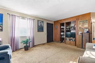 12123 Wesland Dr, Maryland Heights, MO 63043 - Photo 3