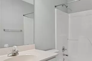 2108 McGregor Cir, O'Fallon, MO 63368 - Photo 9