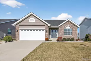 958 Crestwood Ln, O'Fallon, MO 63366 - Photo 1