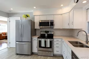 12415 Matthews Ln, Saint Louis, MO 63127 - Photo 7