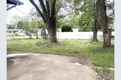 810 Manresa Lane, Florissant, MO 63031 - Photo 11