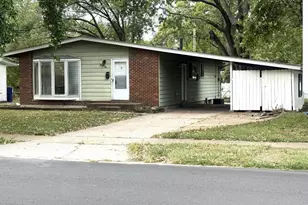 810 Manresa Ln, Florissant, MO 63031 - Photo 1