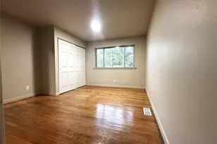 810 Manresa Ln, Florissant, MO 63031 - Photo 9