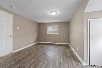 8720 Marcella Avenue, Saint Louis, MO 63121 - Photo 7