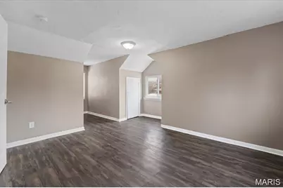 8720 Marcella Avenue, Saint Louis, MO 63121 - Photo 11