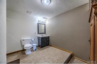 218 Hillside Court, Lebanon, MO 65536 - Photo 45