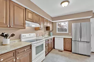 309 Della Dr, Saint Peters, MO 63376 - Photo 11