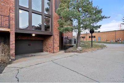 585 Coeur De Royale Drive #301, Creve Coeur, MO 63141 - Photo 41