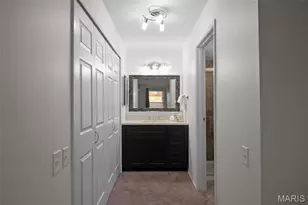 585 Coeur de Royale Dr, Creve Coeur, MO 63141 - Photo 35