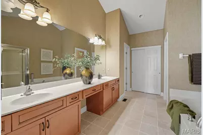 153 Kendall Bluff Court, Chesterfield, MO 63017 - Photo 15