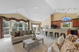 153 Kendall Bluff Ct, Chesterfield, MO 63017 - Photo 7