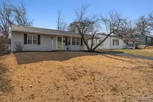 6900 Foxcroft Dr, Affton, MO 63123 - Photo 37