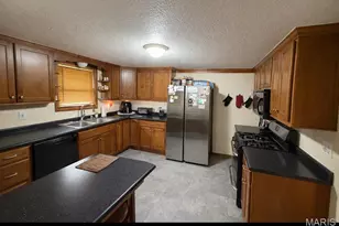 206 Rhoda St, St James, MO 65559 - Photo 11