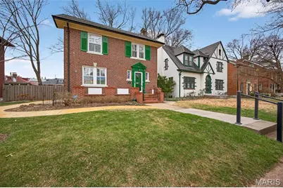 6810 Pershing Avenue, University City, MO 63130 - Photo 3