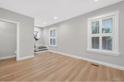 6810 Pershing Avenue, University City, MO 63130 - Photo 7