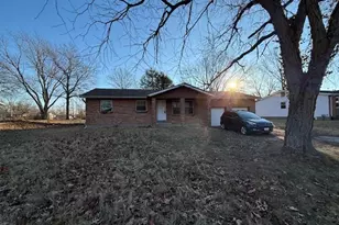 7334 Terri Robyn Dr, Saint Louis, MO 63129 - Photo 17