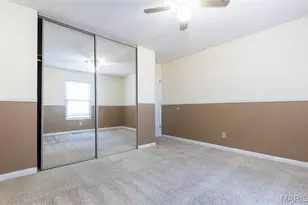 2340 Charter Wood Ct, Maryland Heights, MO 63043 - Photo 9