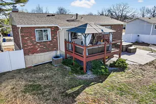 893 Napoli Dr, Ballwin, MO 63021 - Photo 59