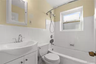 1036 Groby Rd, University City, MO 63130 - Photo 17