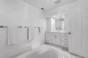 182 N Brentwood Blvd, Clayton, MO 63105 - Photo 17