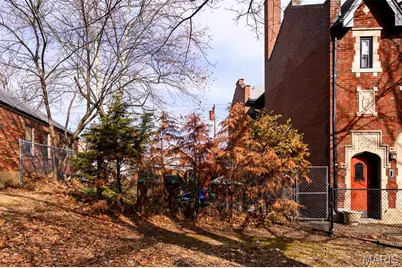 5001 Pernod Avenue, Saint Louis, MO 63139 - Photo 3