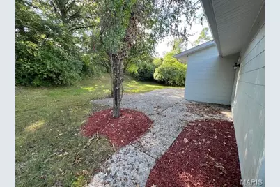 6530 Farm Pond Court, Florissant, MO 63033 - Photo 9