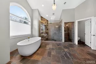 12410 Grandview Lake Dr, Saint Louis, MO 63127 - Photo 17