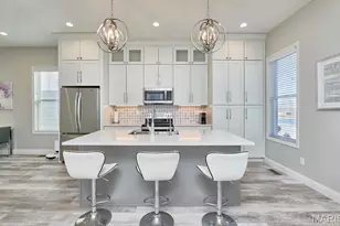 6226 Suntan Dr, Saint Charles, MO 63301 - Photo 7